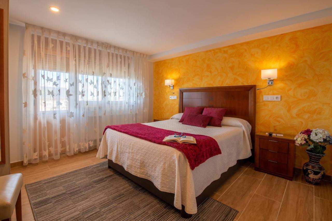 Hotel El Pinar Villapedre Екстериор снимка