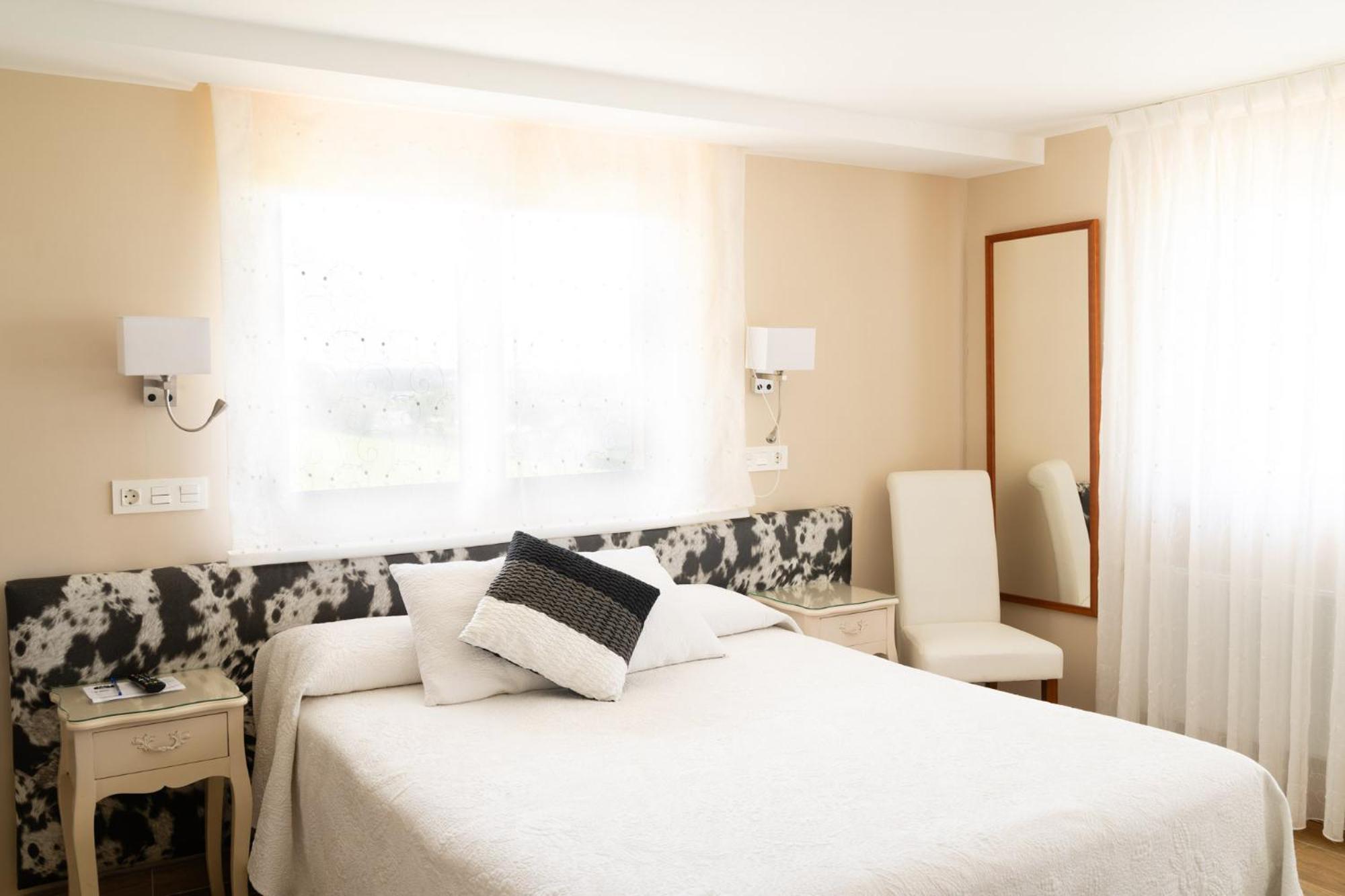 Hotel El Pinar Villapedre Екстериор снимка