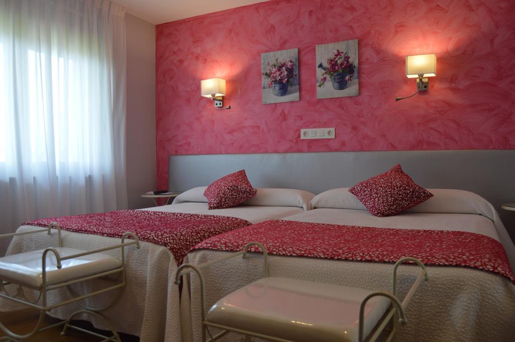 Hotel El Pinar Villapedre Екстериор снимка