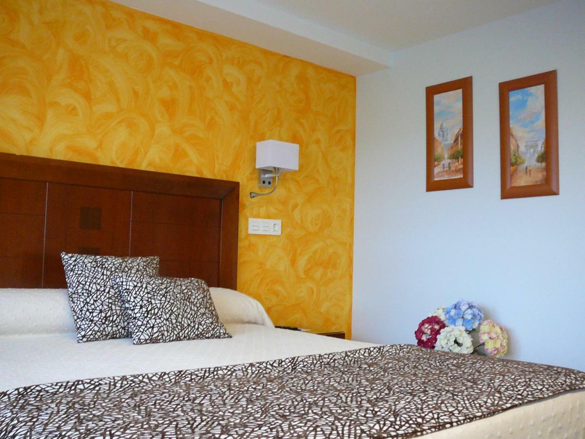 Hotel El Pinar Villapedre Екстериор снимка