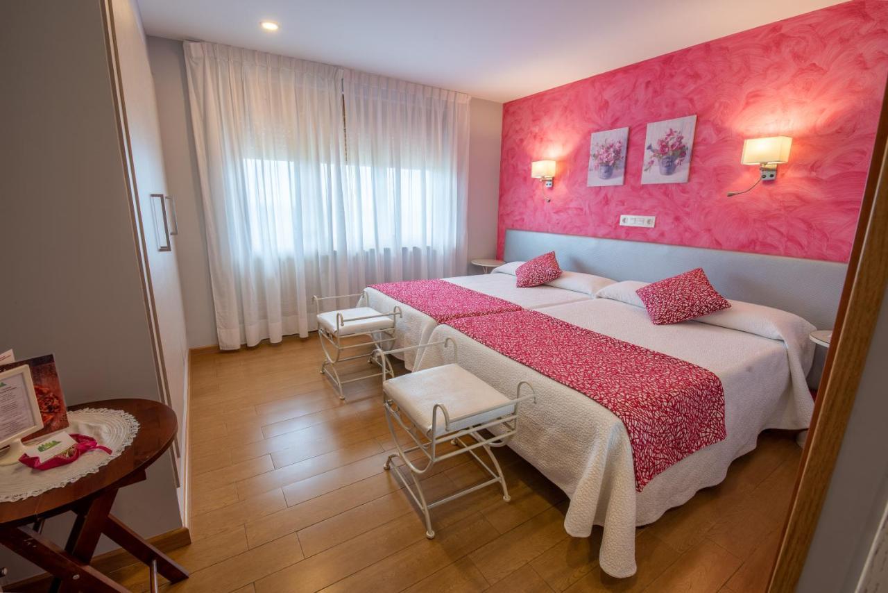 Hotel El Pinar Villapedre Екстериор снимка
